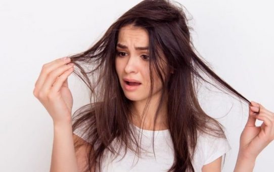 How to Get Rid of The Stickiness of Hair in Monsoon and Summer